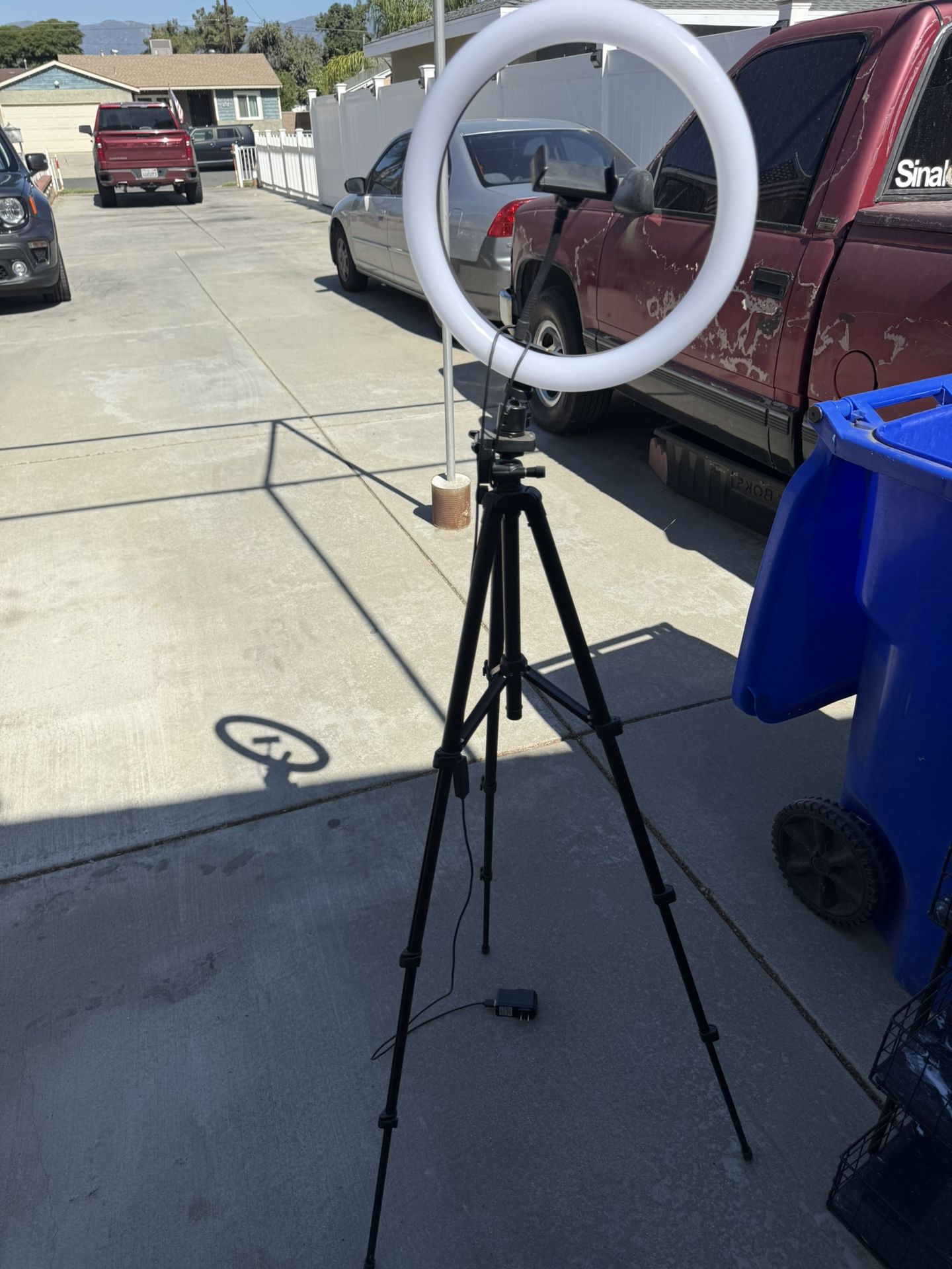 Light Ring With Phone Holder 