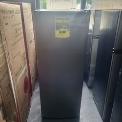 Refrigerator
Frigidaire 2-in-1 Freezer/Fridge