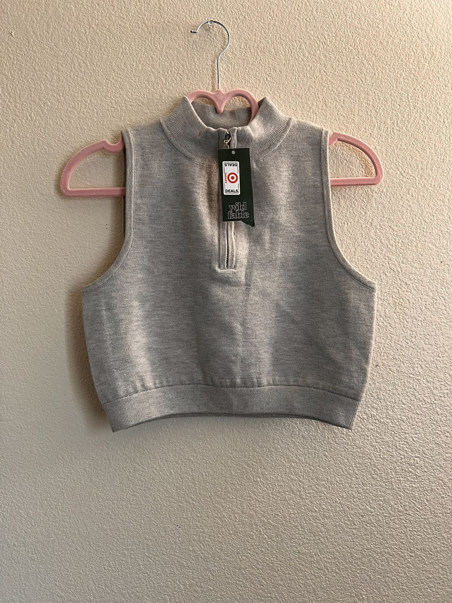 No Sleeve Crop Top