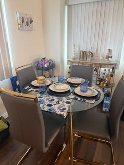 Round Glass Dining Table with 4 Chairs