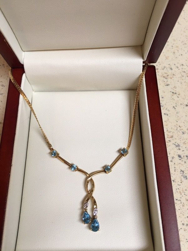 10k Topaz necklace