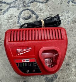 NEW Milwaukee M12 OEM Battery Charger Genuine 48-59-2401 Lithium-Ion 12 Volt 12V