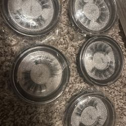 5 Pairs Eyelashes  With Individual Case