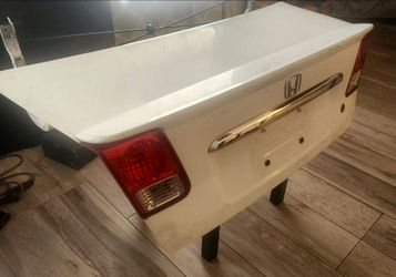 Honda Civic trunk lid with EVERYTHING