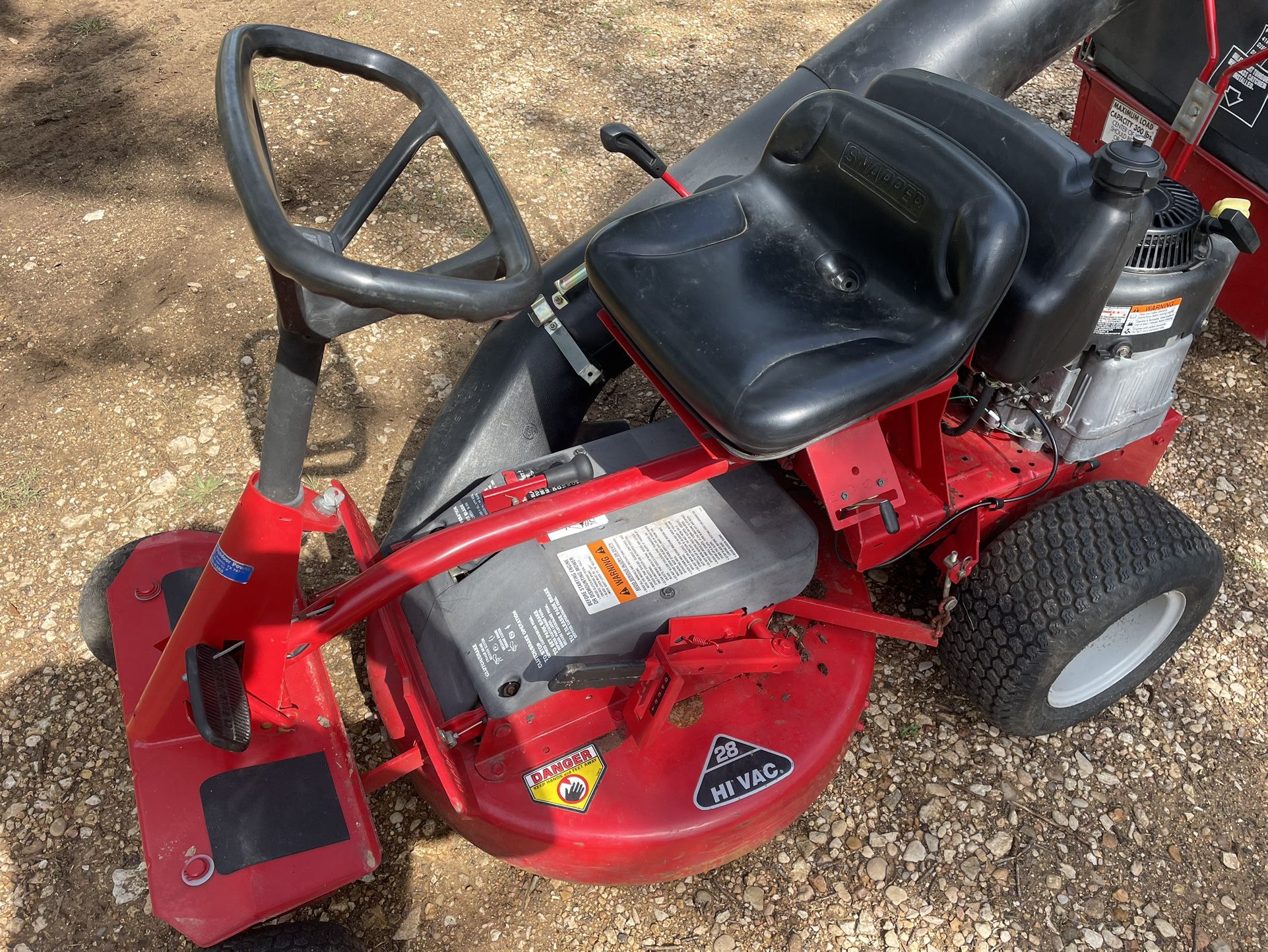 2014 Snapper 28”Rear Engine Riding Lawn Mower 11.5hp with Grass Bagger