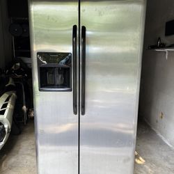 FREE Refrigerator Freezer Frigidaire 26 cu ft