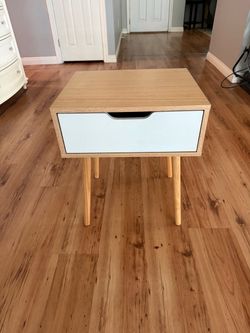 Nightstand/Table
