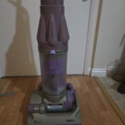 DYSON VACUUM