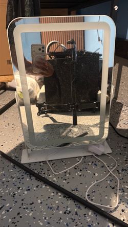 Vanity mirror