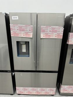BRAND NEW SAMSUNG REFRIGERATOR 
