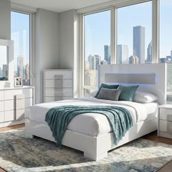 Brand New Bedroom Set with LED Lights / Juego de Cuarto Nuevo a Estrenar con Luces LED … Fast 🚚