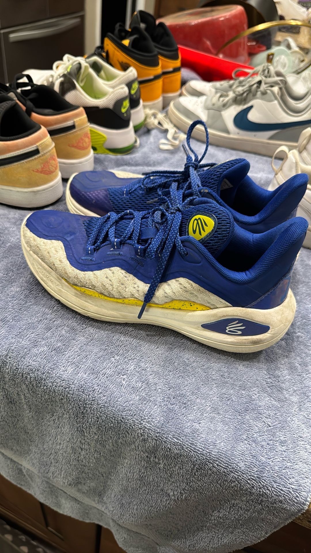 Curry - Size 7Y