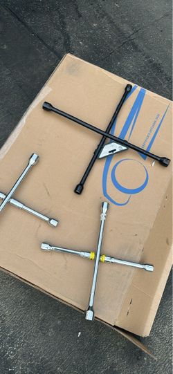 4-way folding lug wrench