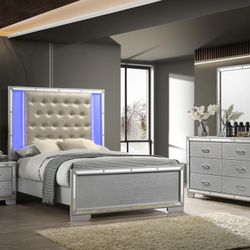 Brand New Queen Size Bedoom Set$1199.4pcs