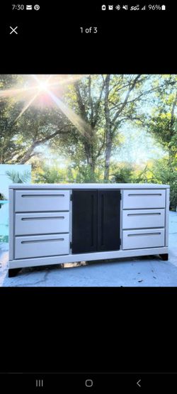 9 Draw Dresser