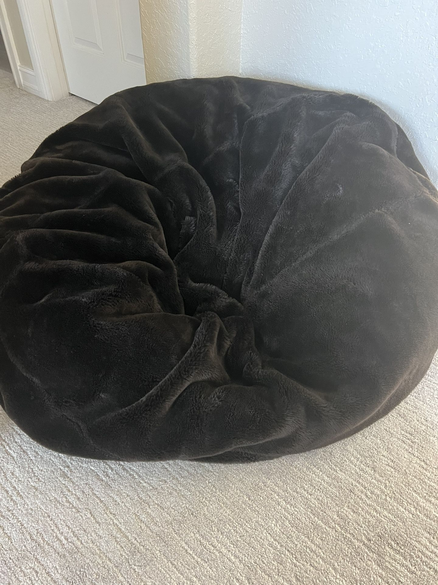 Pottery Barn PB Teen Large Himalayan Faux Fur Bean Bag Chair.