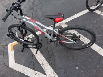 24 " FUJI DYNAMITE YOUTH MTN BIKE