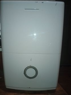 Fridgaire Dehumidifier -70 Pint.