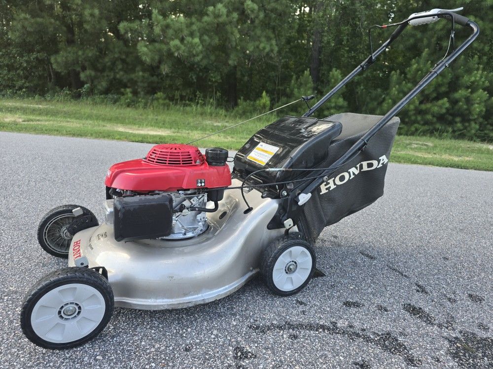 Honda 21" Twin Blade Self Propelled lawn mower
