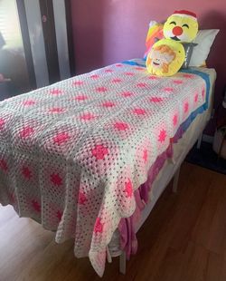 Twin bed with box spring