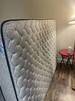 Queen size mattress and box.