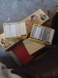 Assorted sports cards in great condition