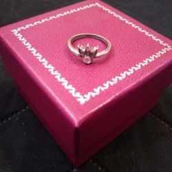 Gemstone crown ring