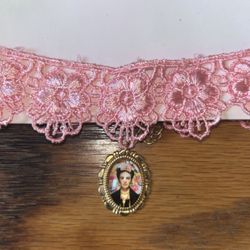 Frida Choker