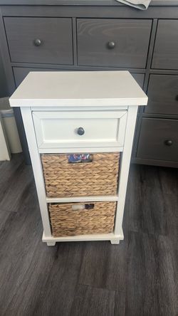 White Wood drawer with Baskets