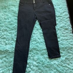 New Women’s Jean’s Size 15