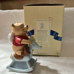 Disney Winnie The Pooh & Friends Pooh Figurine