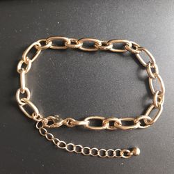 Gold color elegant chain bracelet