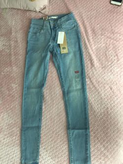 Levi Jeans (24W 30L)