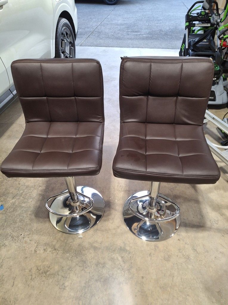 Adjustable Height Bar Stools