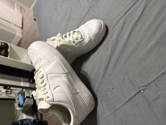 White Nike Airforce (11.5)