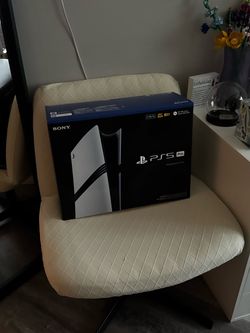 BRAND NEW PS5 PRO 2TB - White