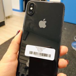 Factory unlocked iPhone x 64 gb, excellent conditions store warranty 
