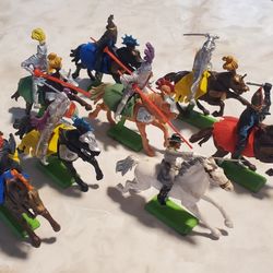 CABALLOS Y SOLDADOS DE METAL ANTIGUOS