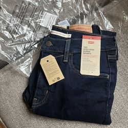 New Women’s Levi’s Jeans 
