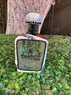 Custom bottle decor