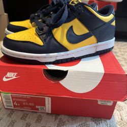Nike Dunks Michigan 4 GS