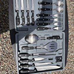 Winchester Cutlery and Kitchen Tool Set with Carrying Case