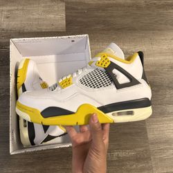 Air Jordan Retro 4 Sulfur Size 7.5 Men /9 W Brand New