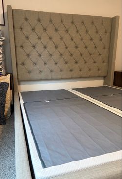 King size bedframe & box spring