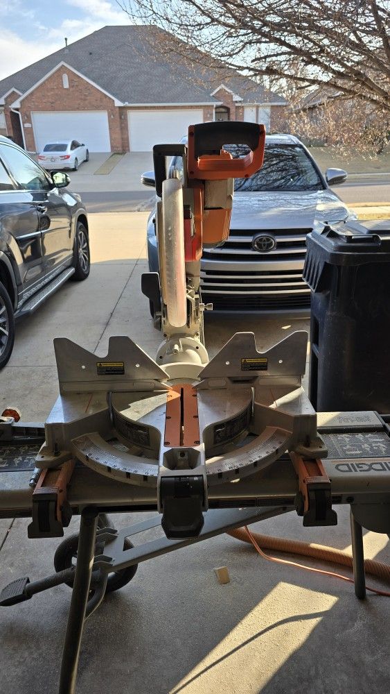 Ridgid 12 Inch Compound Miter Saw