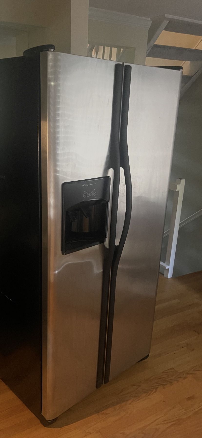 Frigidaire Refrigerator 
