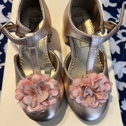 Little girl shoes size 10