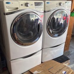 Whirlpool Duet Washer & Dryer Set