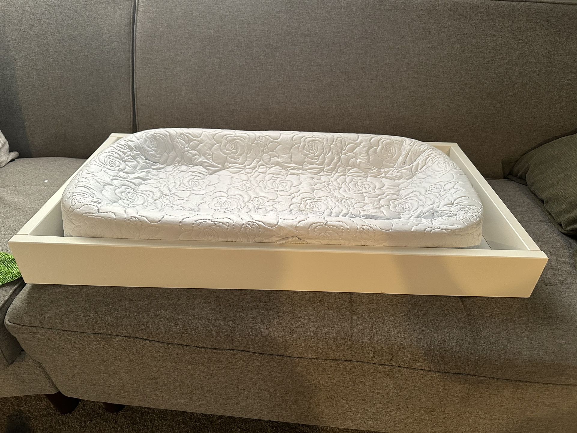Brad New Changing Table