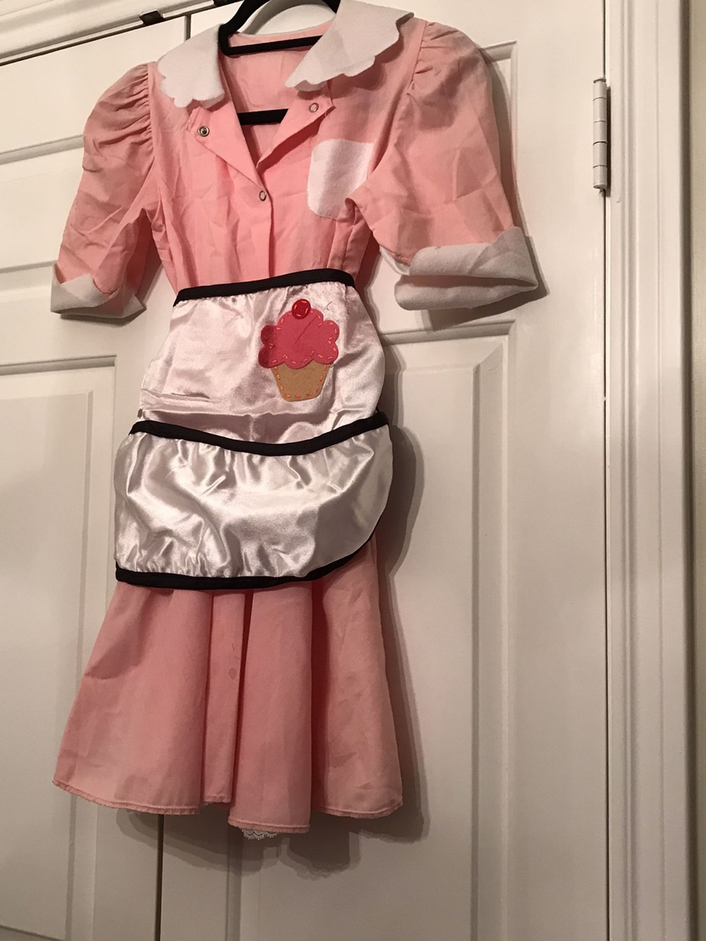Costume: Vintage 1950’s Waitress Costume